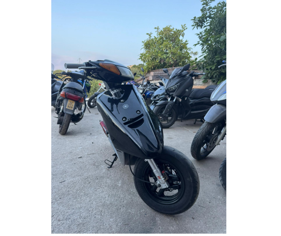 Restauración completa de Yamaha Jog R con recambios de primera calidad y un ajuste preciso para obtener el máximo rendimiento. Confía en nuestro taller especializado para devolver a tu moto su mejor versión.