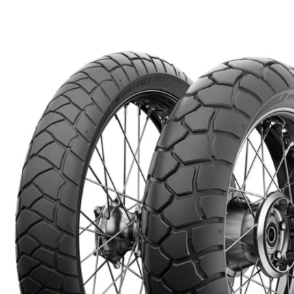 Compra el pack Michelin Anakee Adventure 120/70 R19 + 150/70 R17 al mejor precio. Neumáticos trail mixtos con gran agarre en carretera y buen rendimiento en pistas.